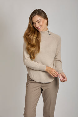 HIGH NECK JUMPER -BEIGE