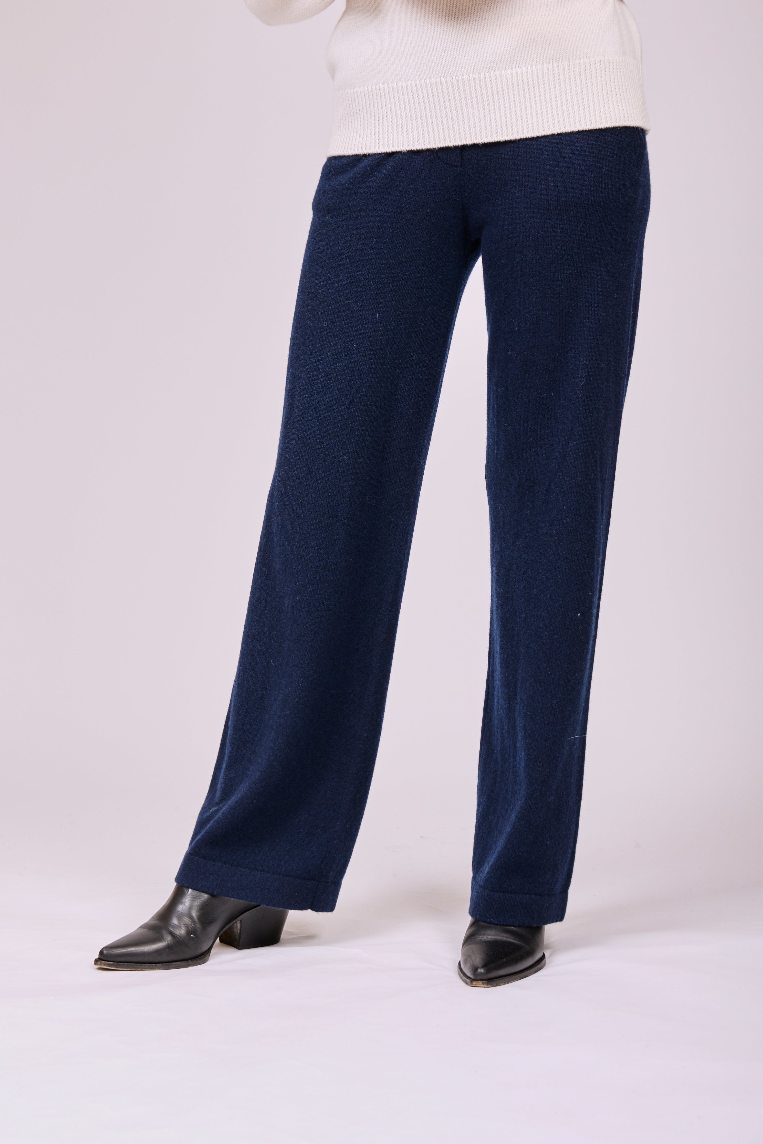Pantalon en tricot cachemire bleu marine