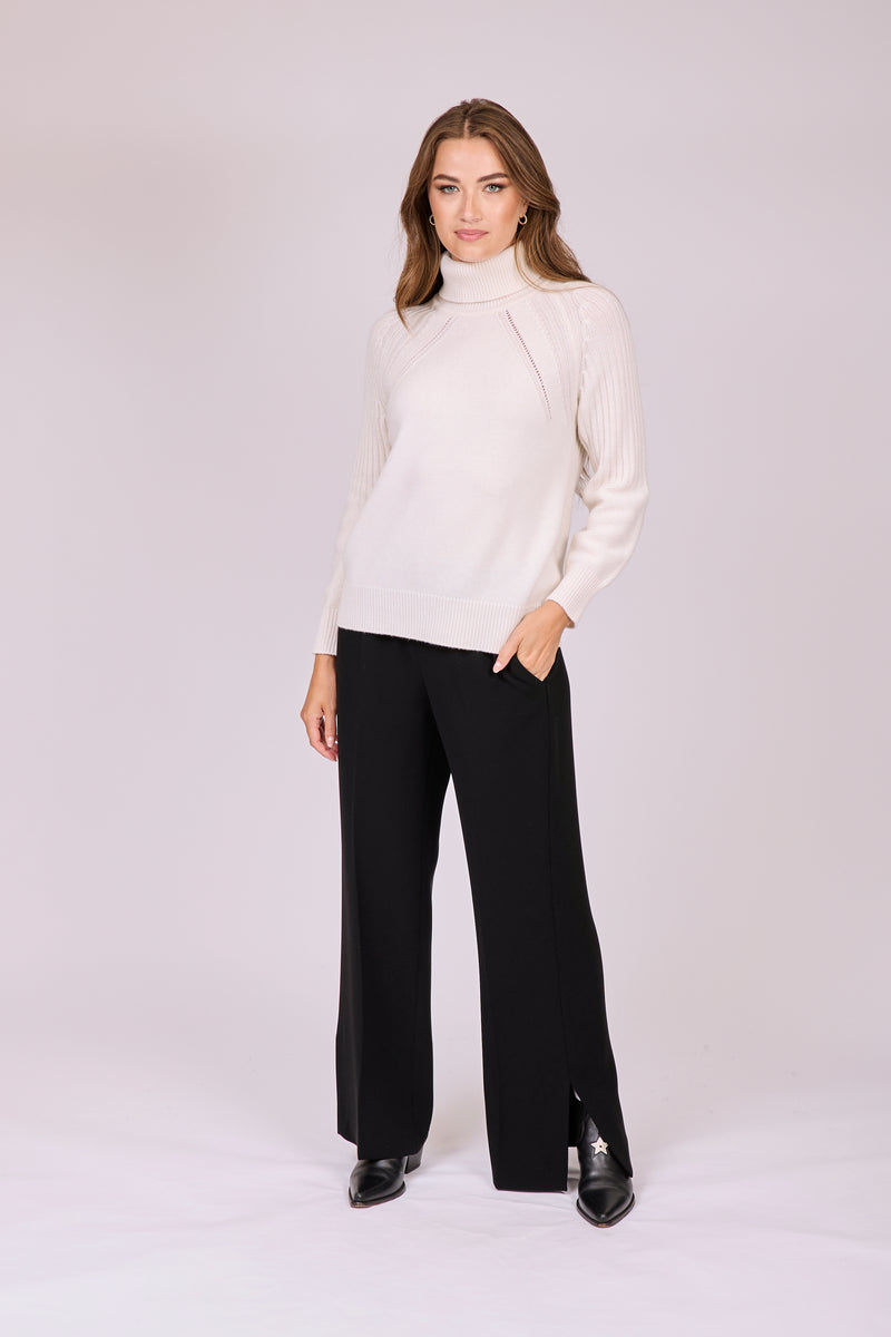 TROUSERS WITH SLIT-BLACK