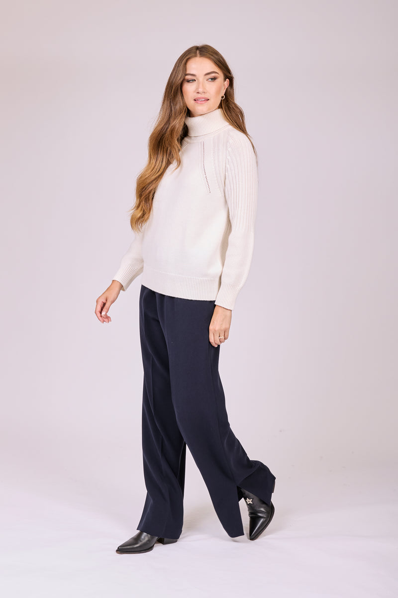 TROUSERS WITH SLIT-NAVY