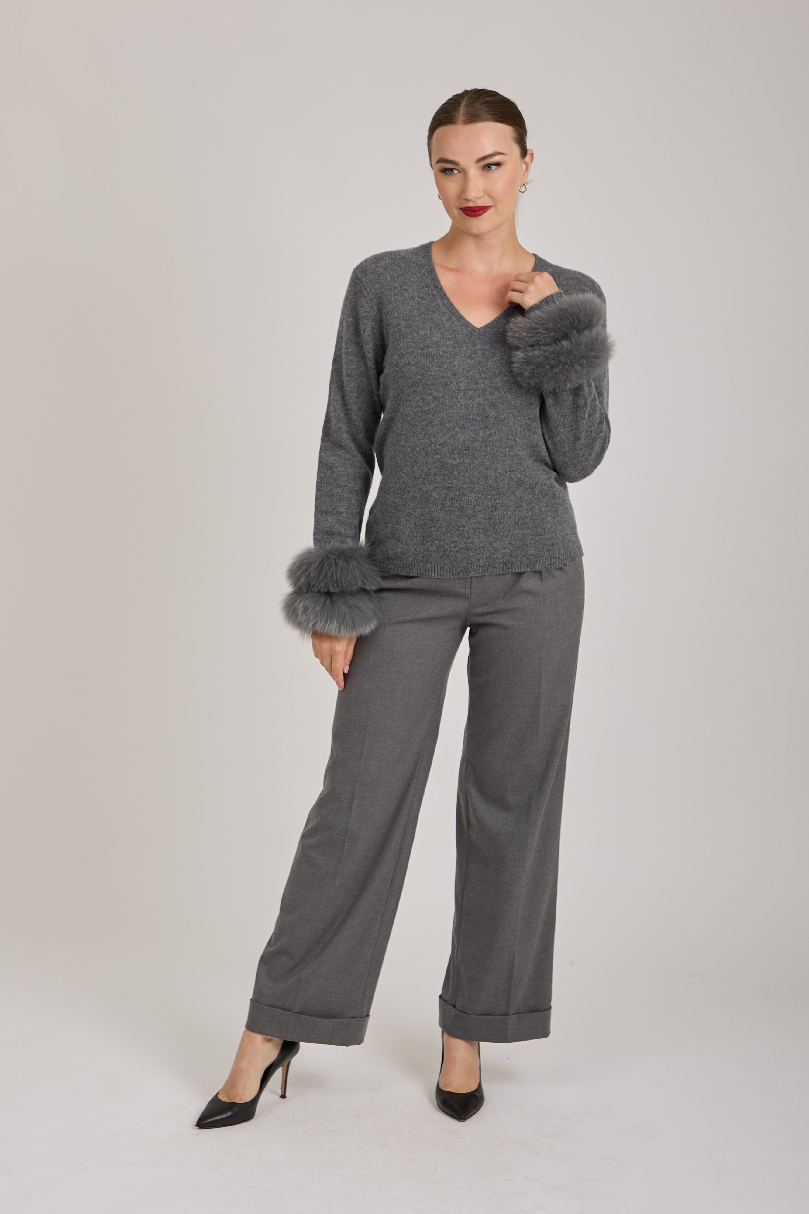 CASHMERE JUMPER WITH FUR DETAILS -GREY