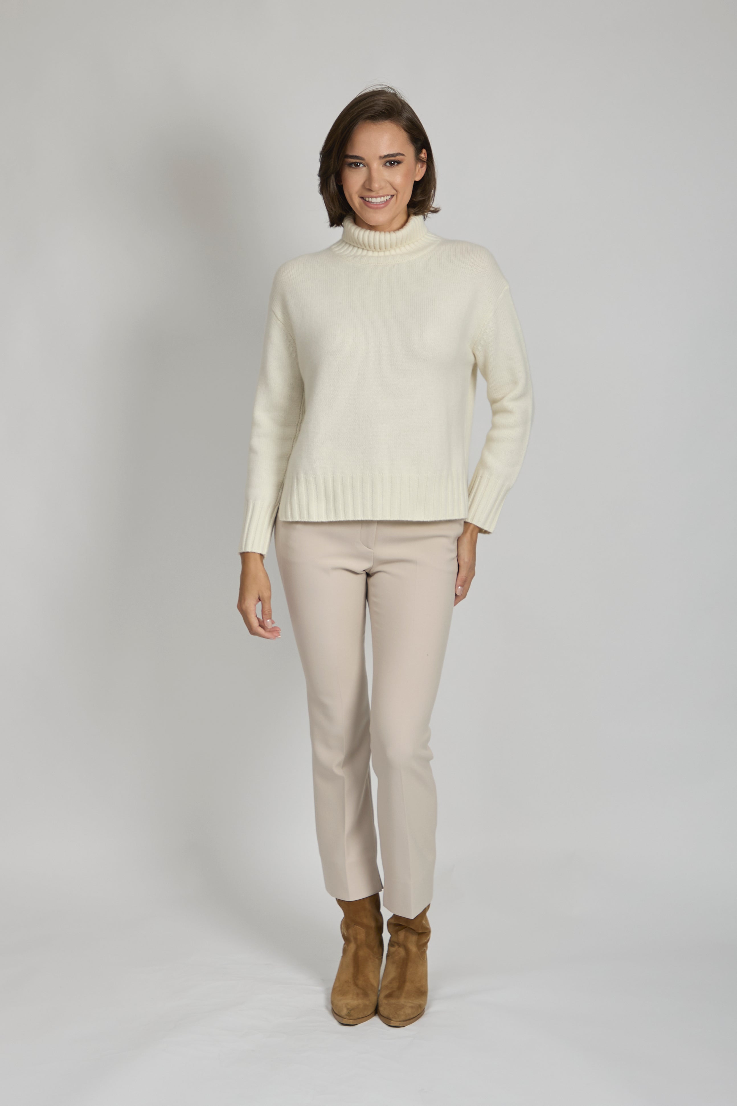 THICK HIGH NECK JUMPER-CREAM