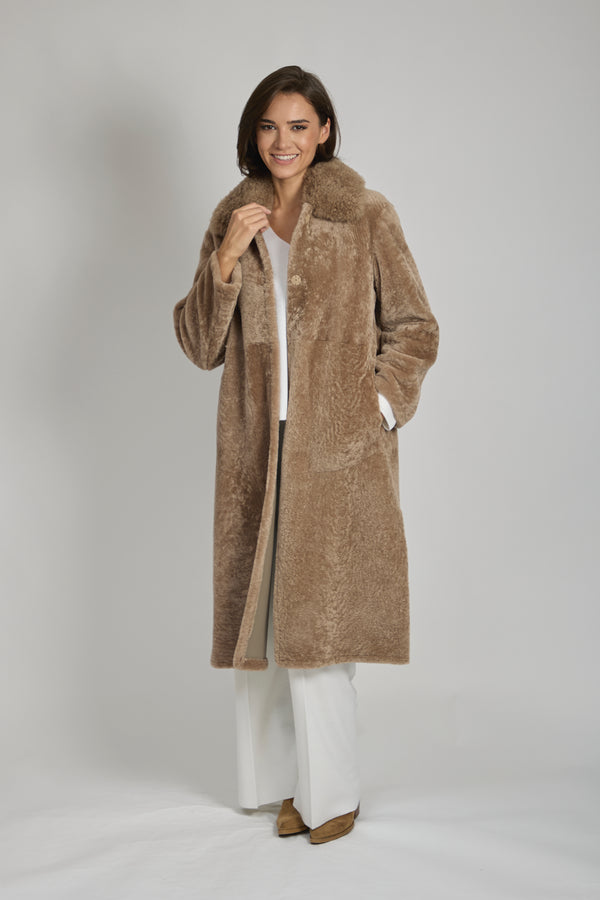 REVERSIBLE CURLY SHEARLING COAT-CARAMEL