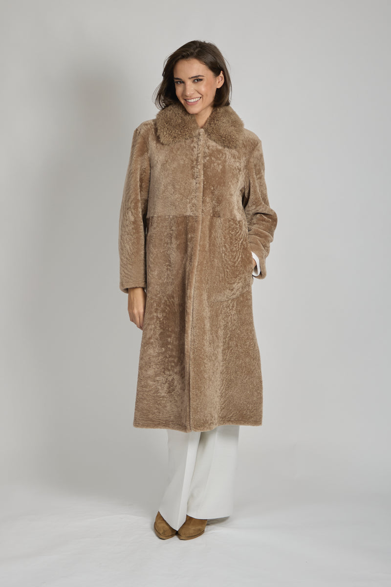 REVERSIBLE CURLY SHEARLING COAT-CARAMEL