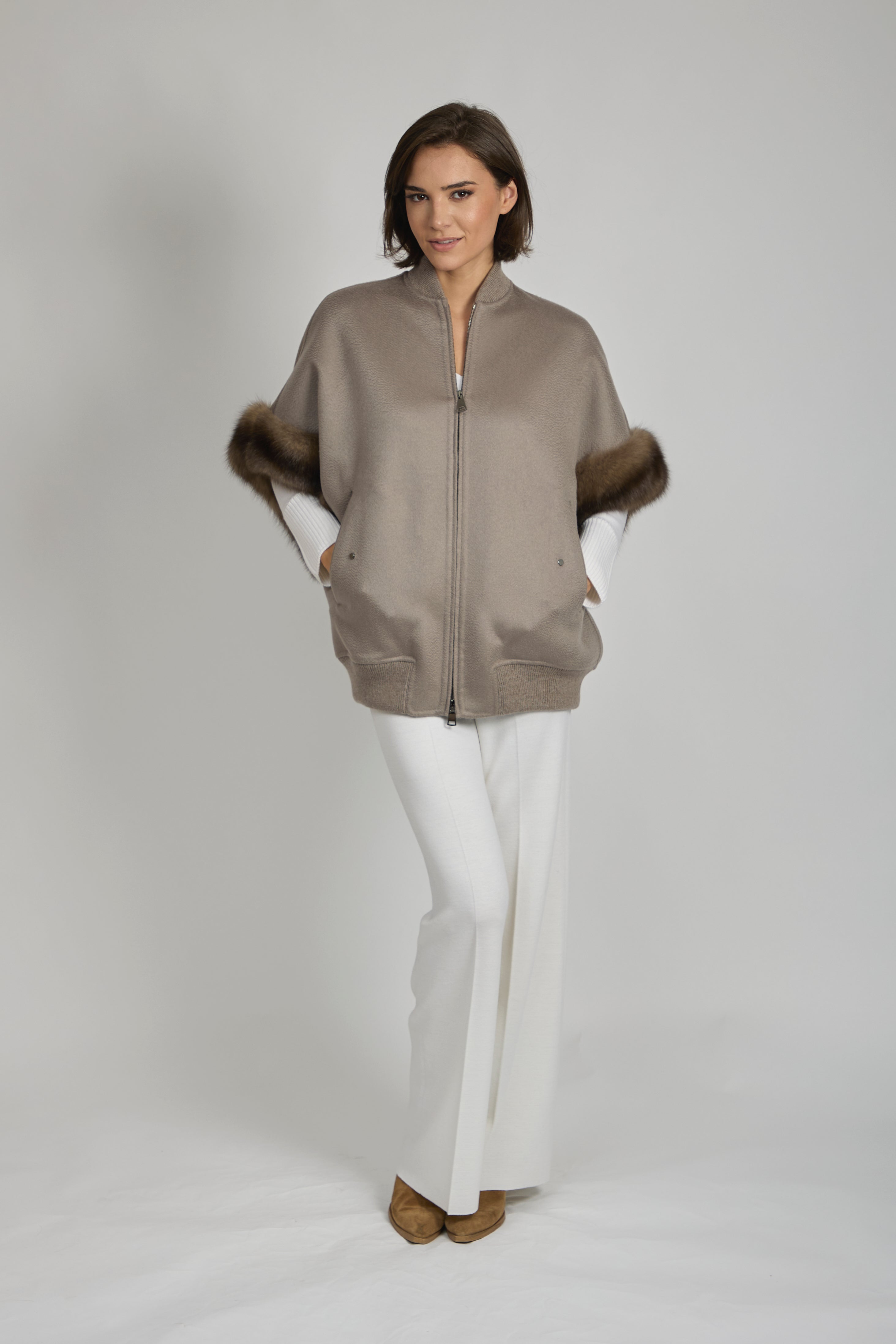 CASHMERE/SABLE CAPE-TAUPE