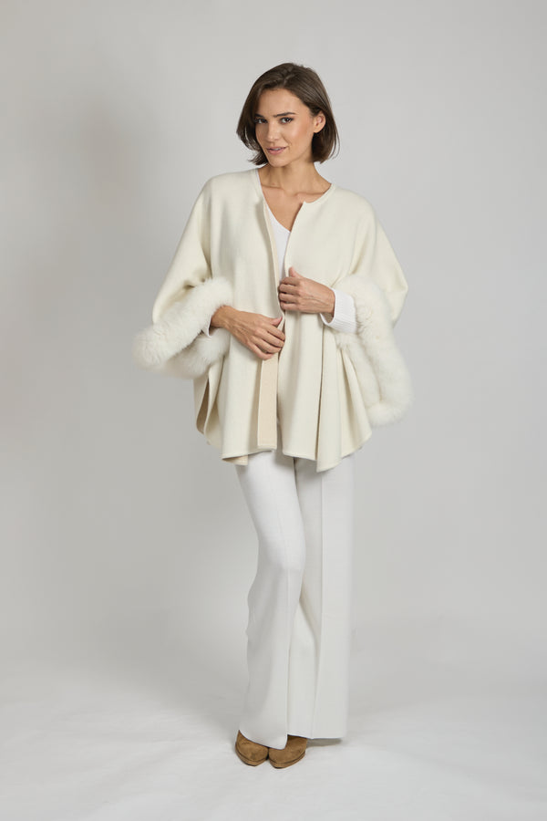 REVERSIBLE CAPE WITH FOX FUR DETAILS-WHITE