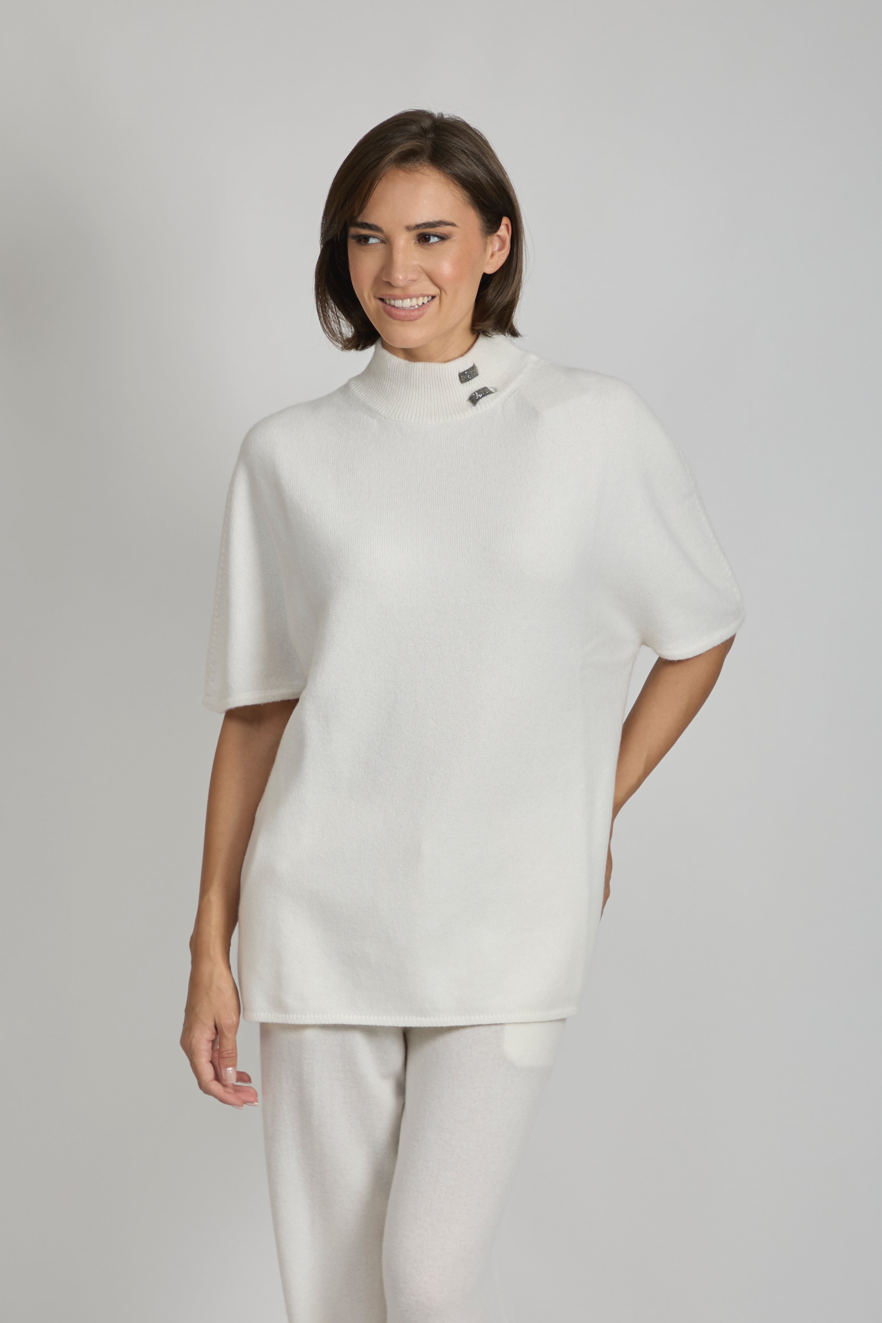 HIGH NECK JUMPER WITH DETAILS-WHITE