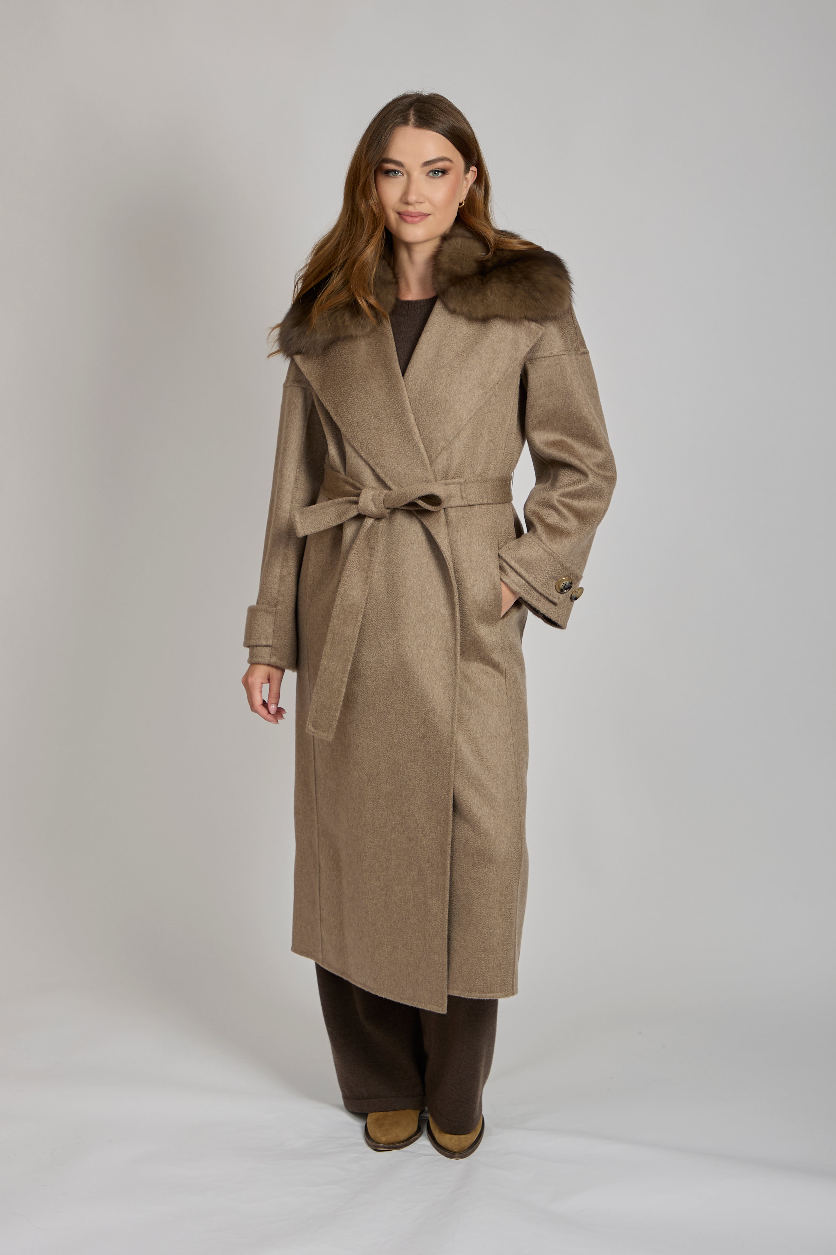 Manteau en cachemire à col zibeline