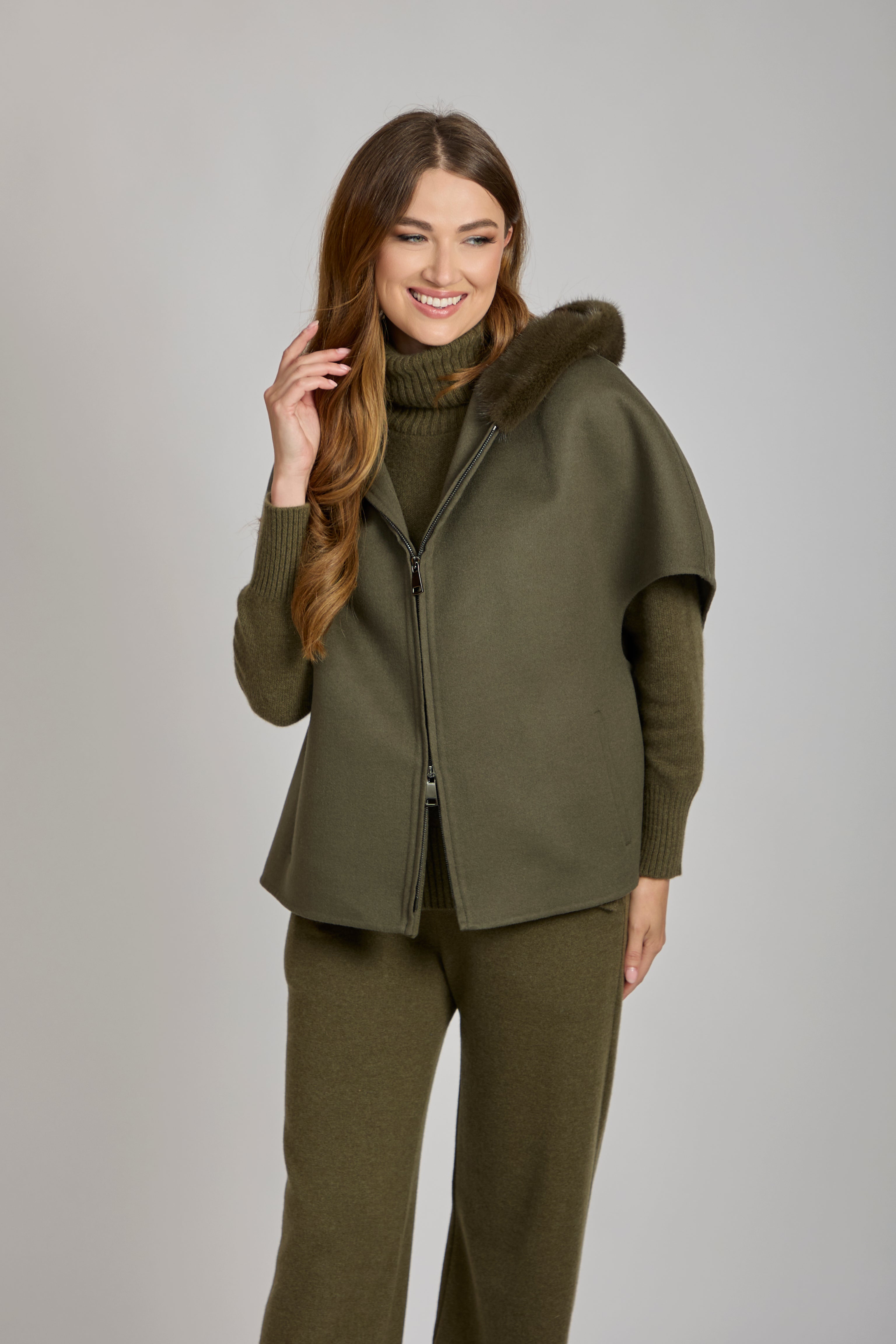 CASHMERE CAPE TRIMMED WITH MINK-OLIVE
