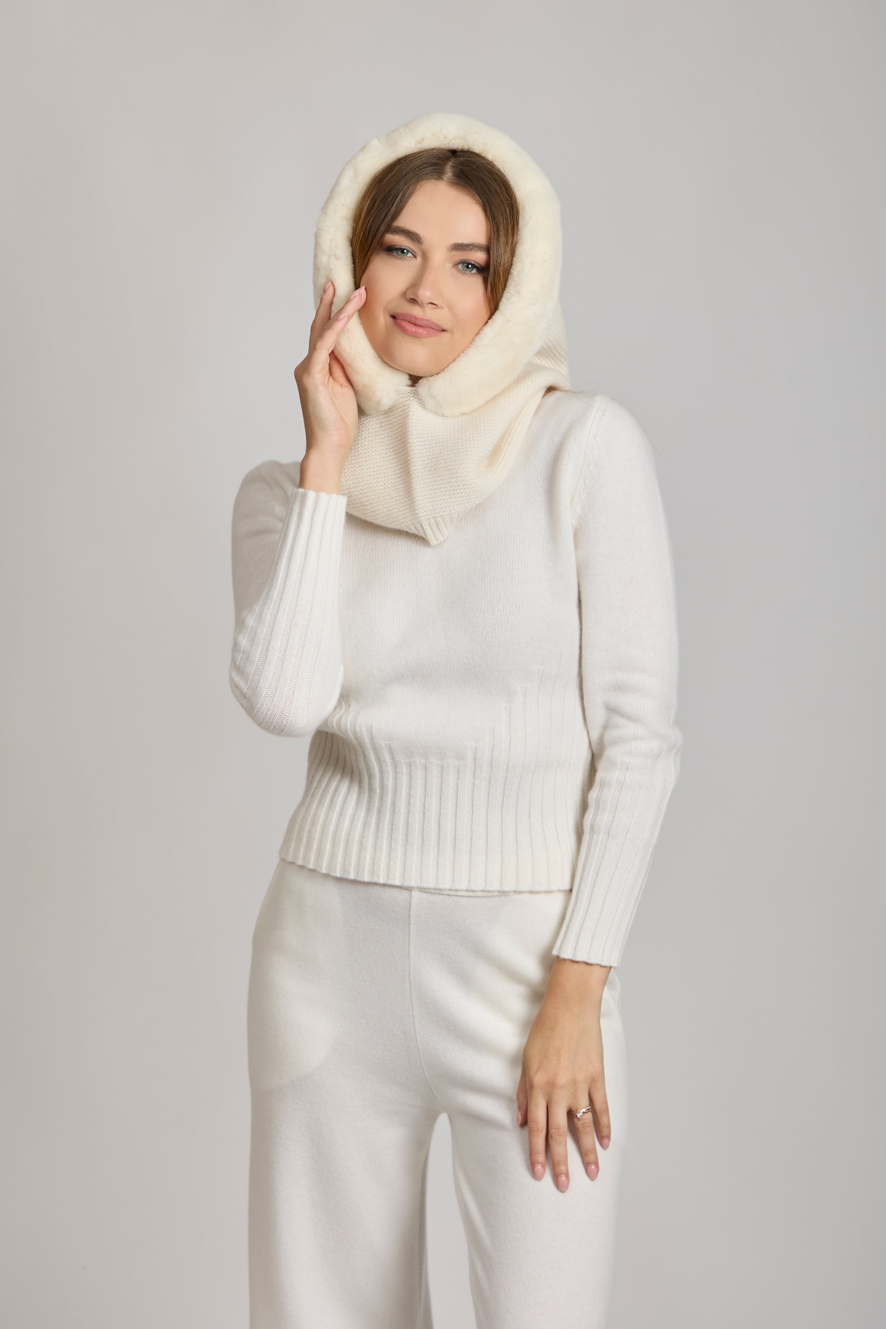 HOOD WITH REX-WHITE