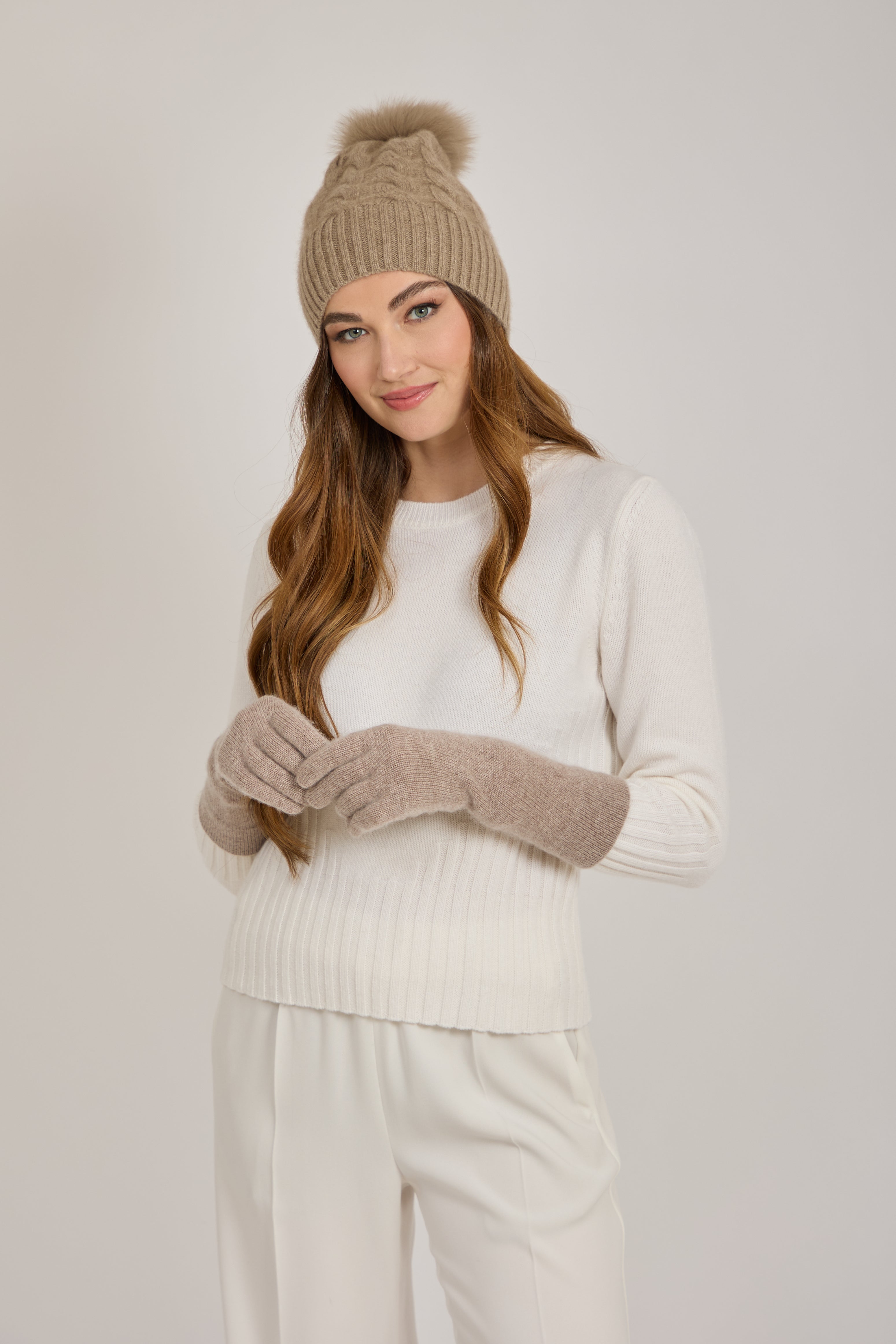 CASHMERE HAT WITH FOX POMPOM-TAUPE