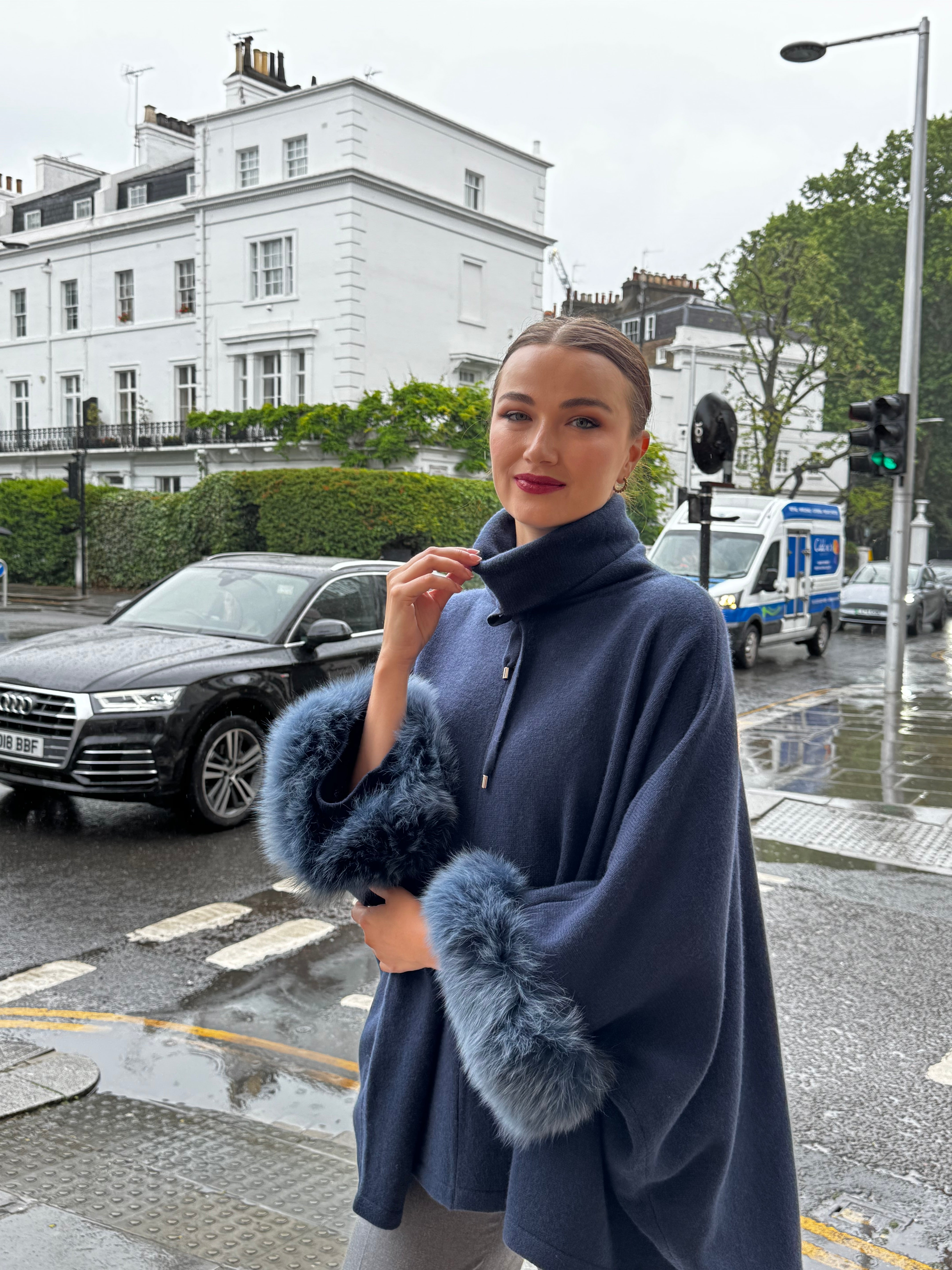 PONCHO WITH FOX CUFFS-NAVY