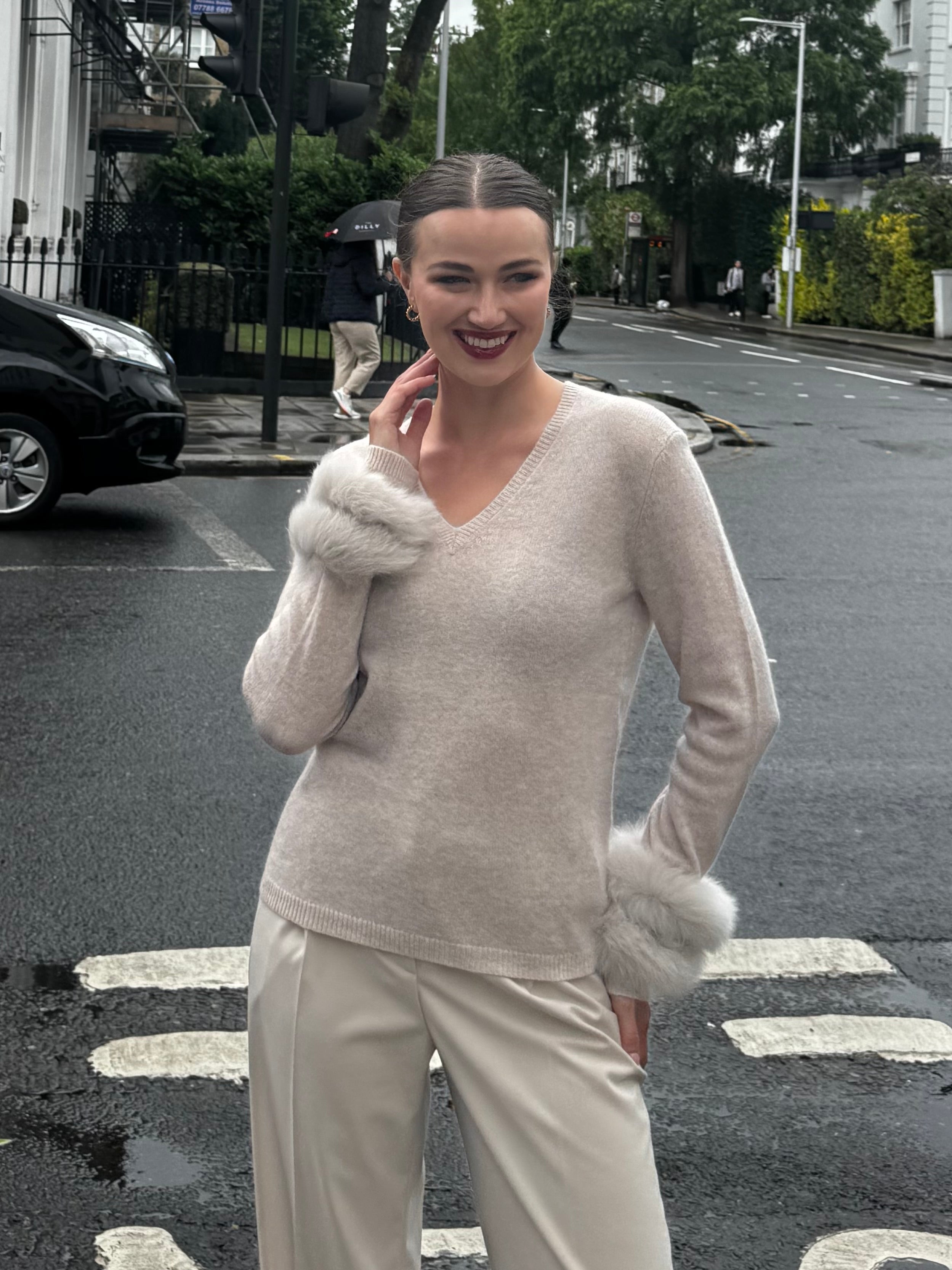 CASHMERE JUMPER WITH FUR DETAILS- BEIGE