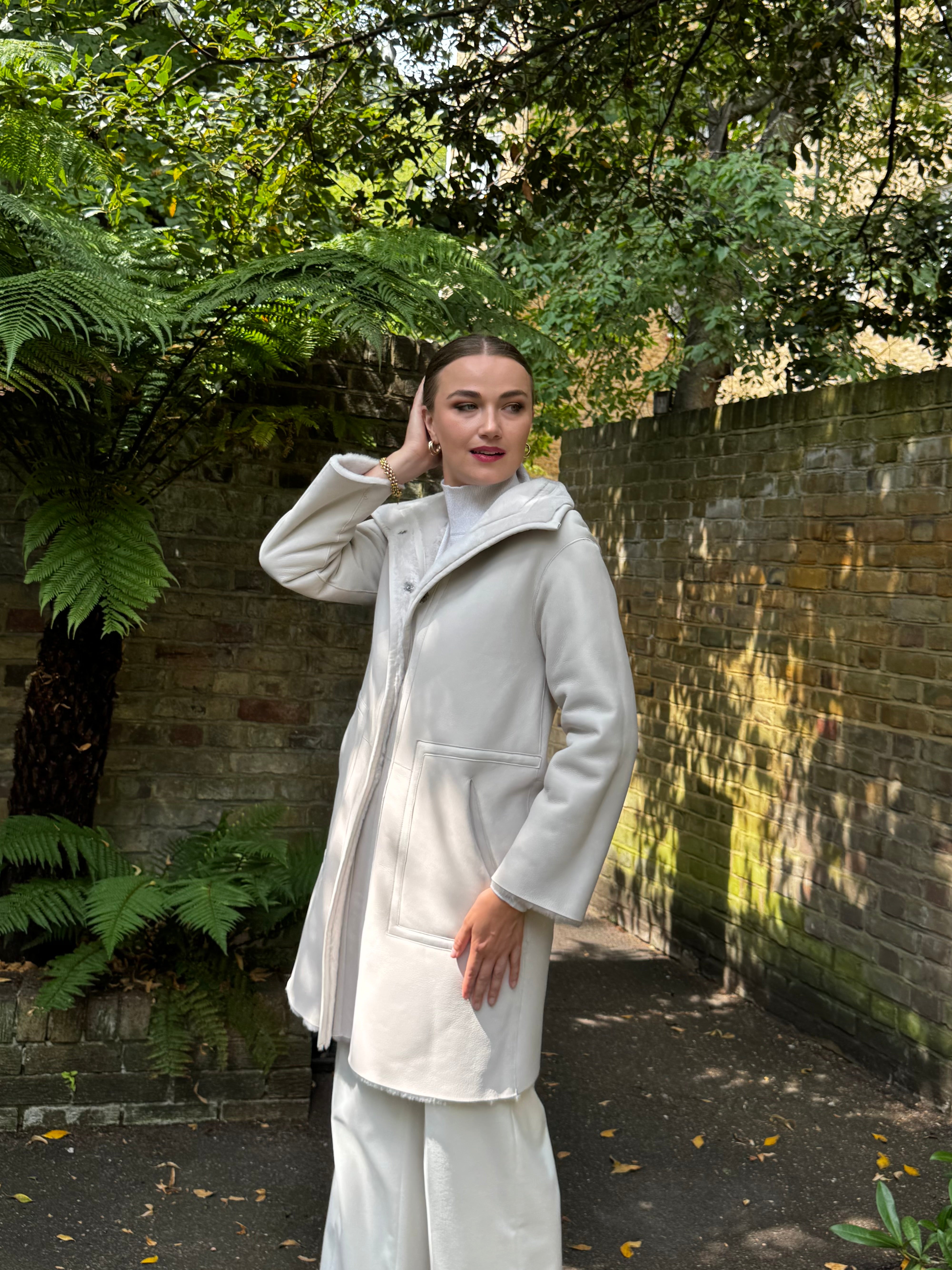REVERSIBLE SHEARLING COAT WITH LEATHER DETAILS-MILK