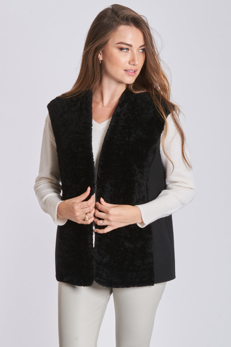 CURLY SHEARLING WEST WITH LP CASHMERE - BLACK