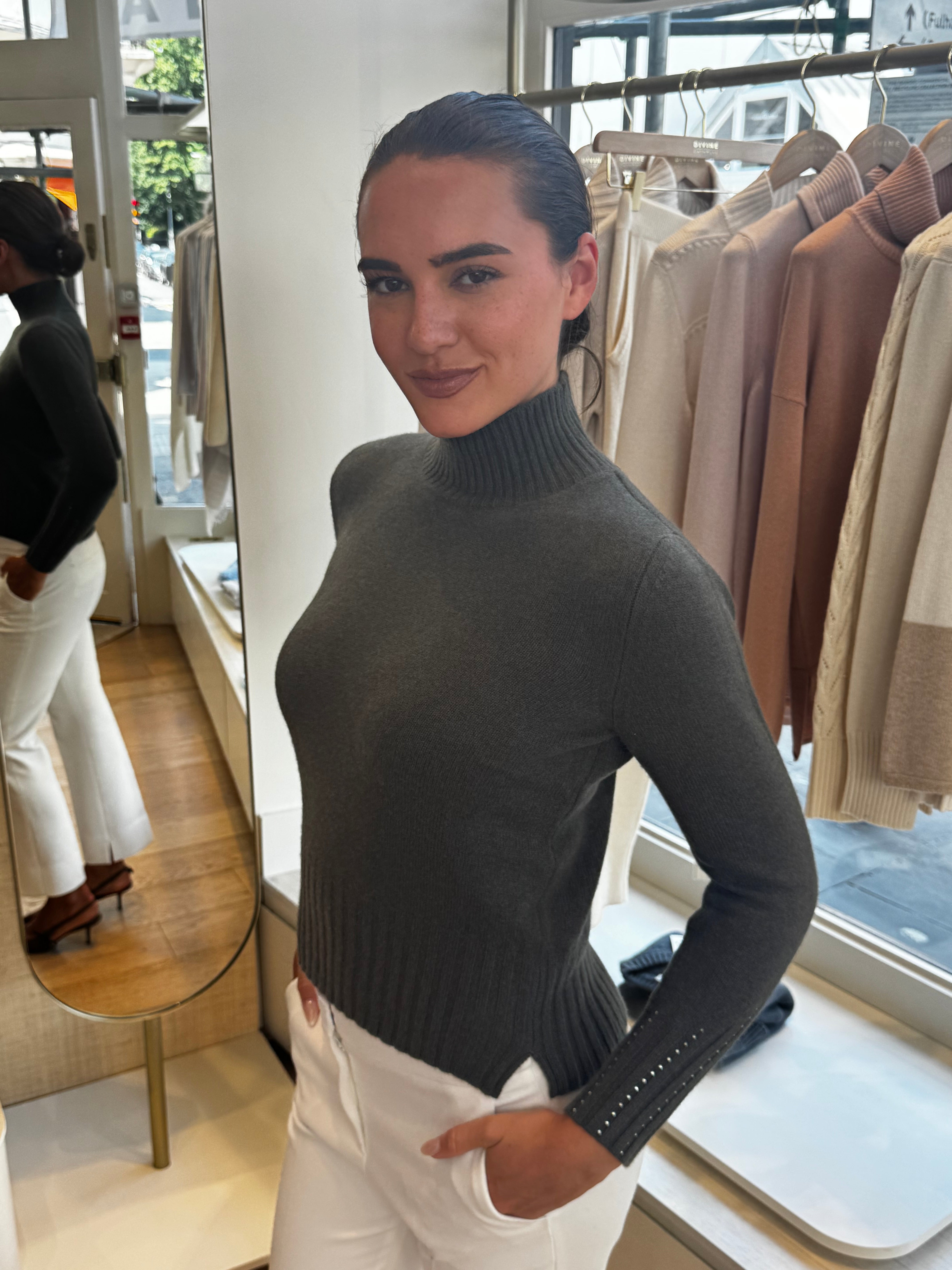 HIGH NECK WITH STUDS - MUSCHIO