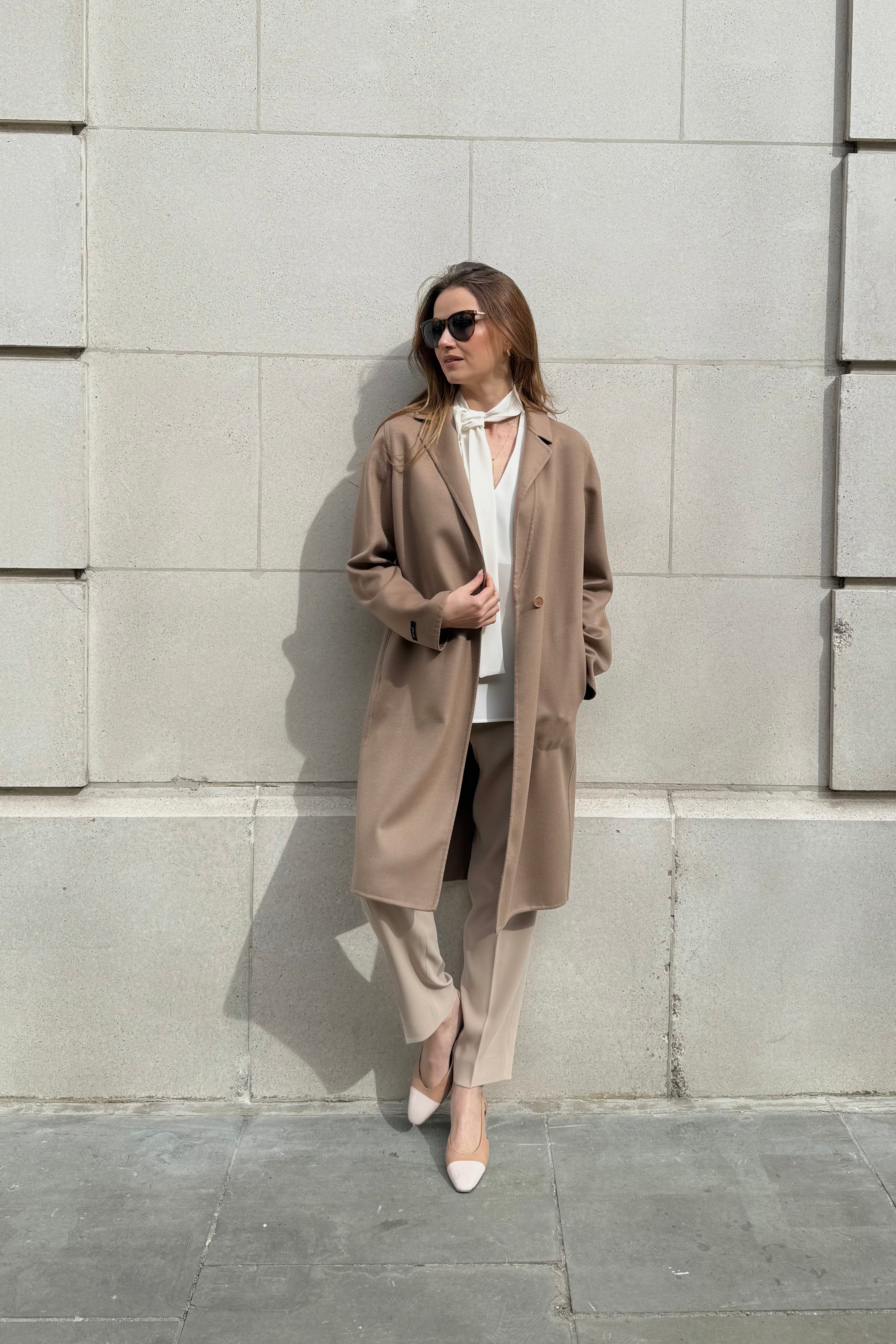 Divine Cashmere Cara tailored mid-length cashmere coat with clean silhouette and long sleeves