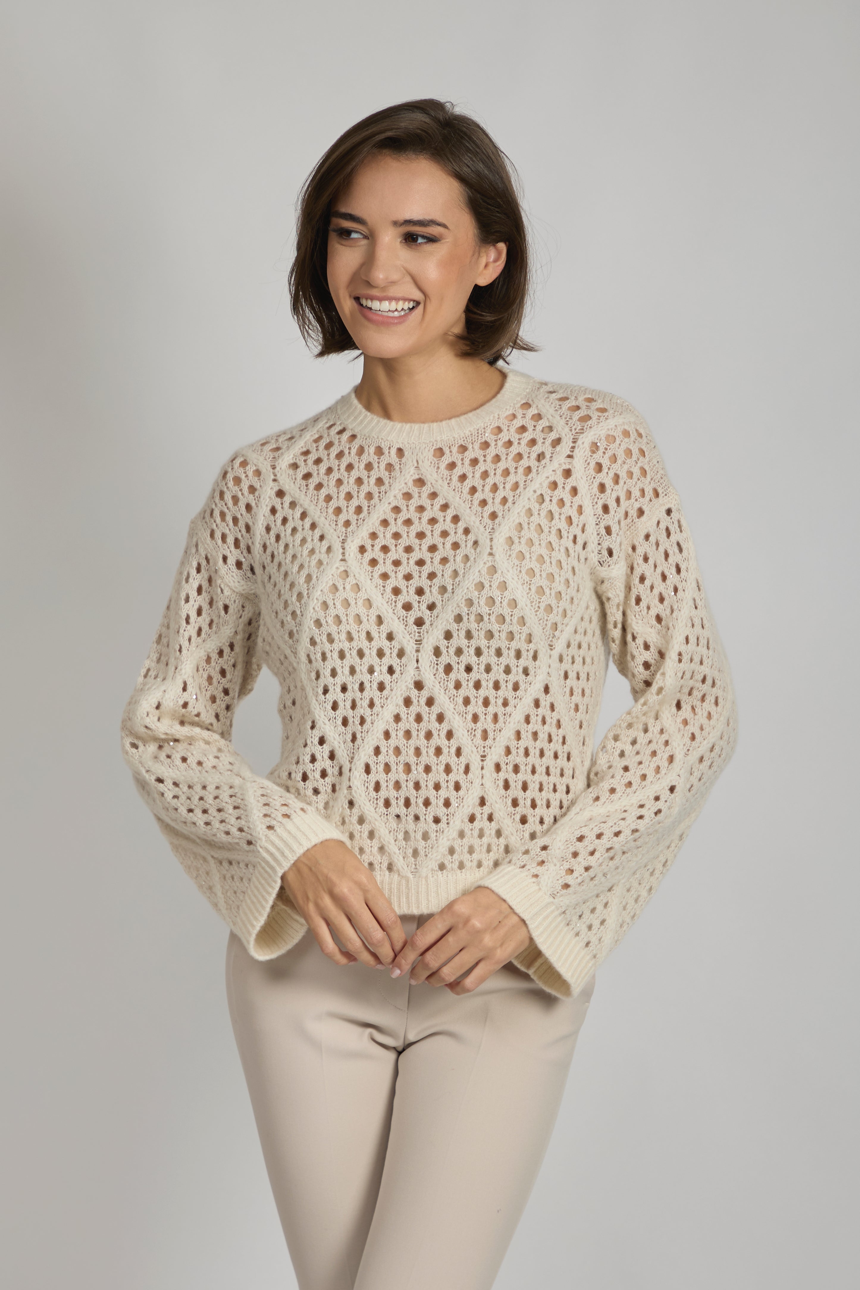 Cashmere crew neck sweater, classic crew-neck silhouette, long sleeves, Divine Cashmere