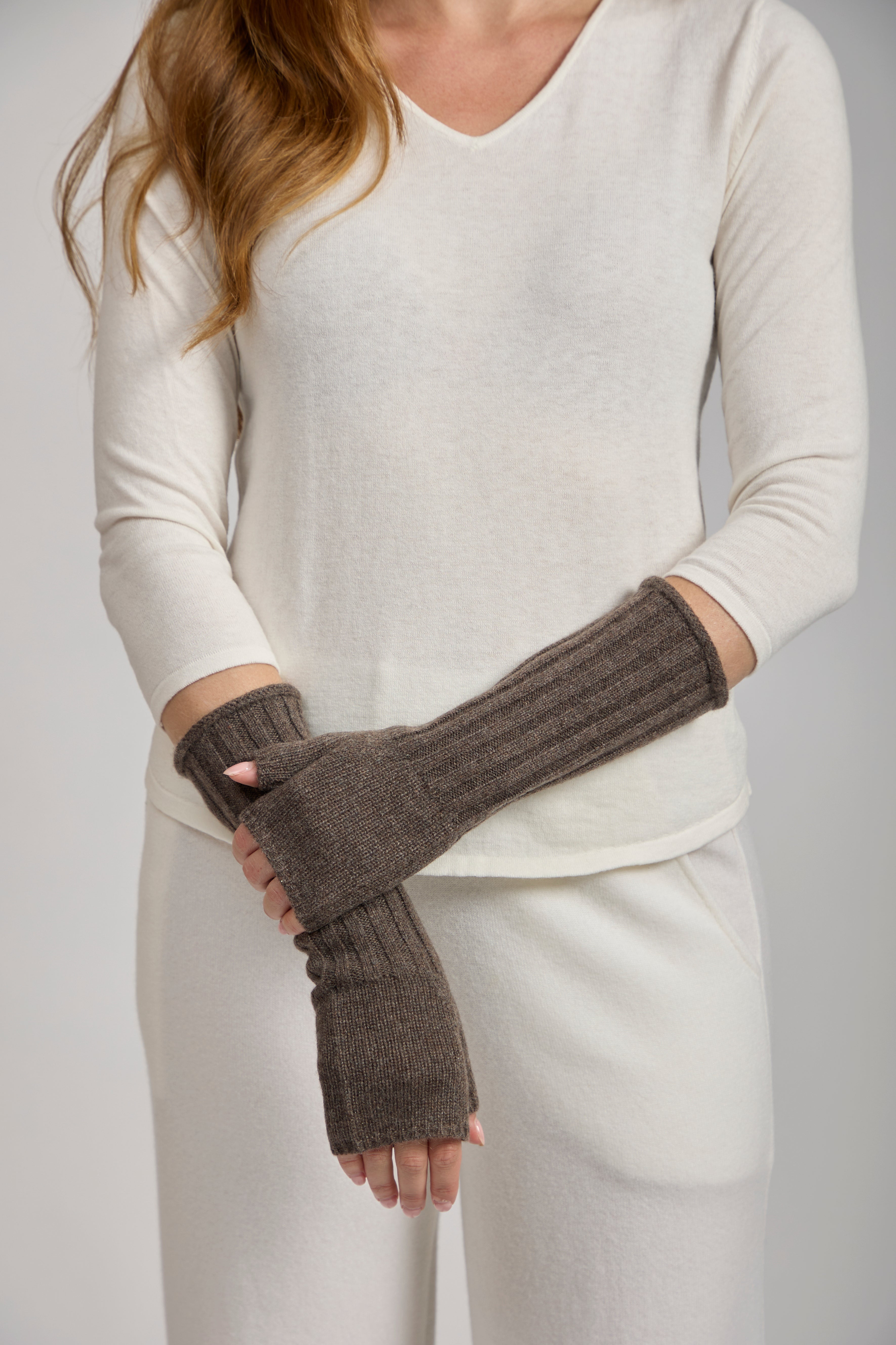 Pair of cashmere mittens in a classic mitten silhouette