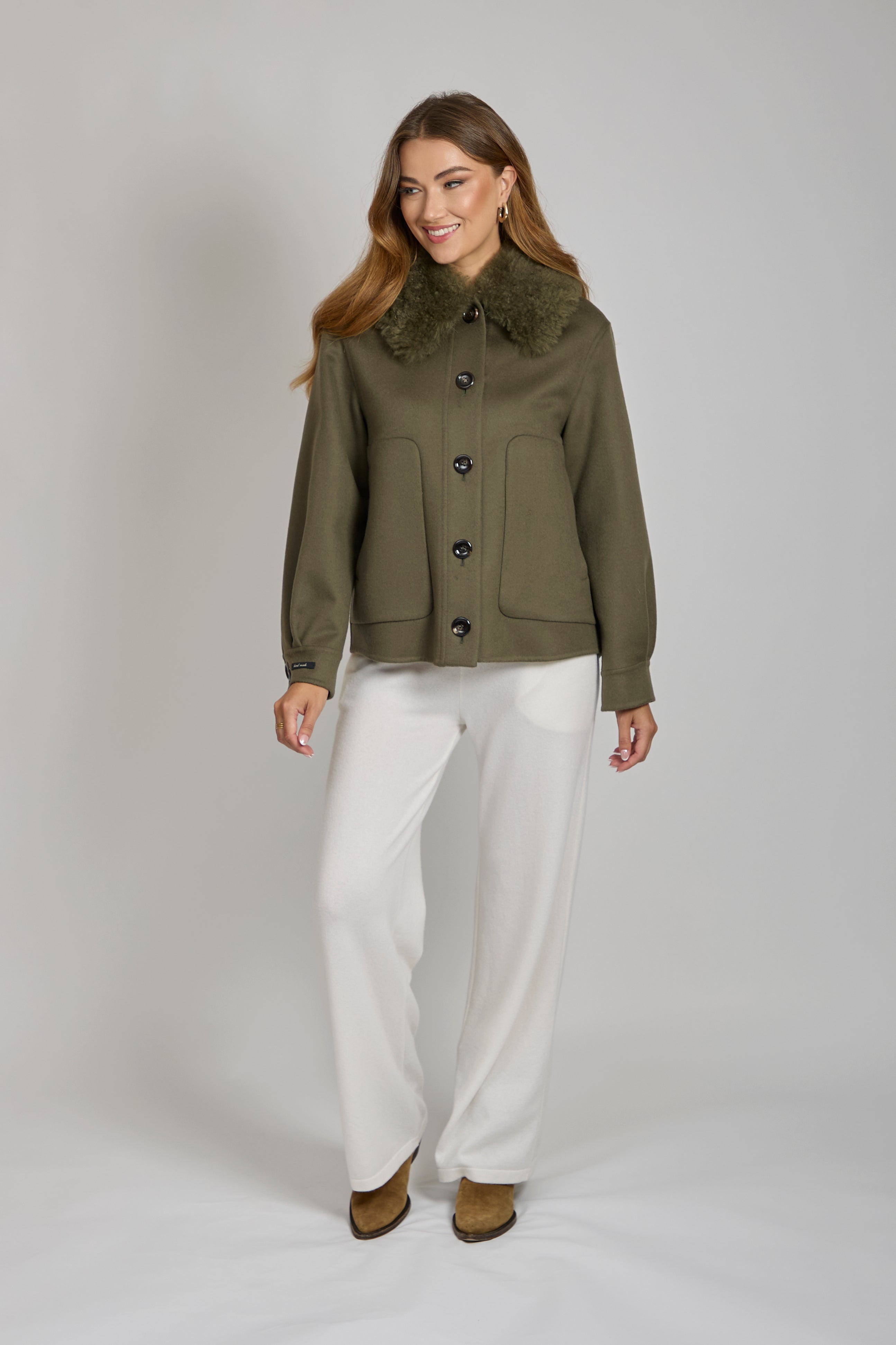 Cashmere short jacket with detachable collar in Kaki, short tailored fit and clean lines