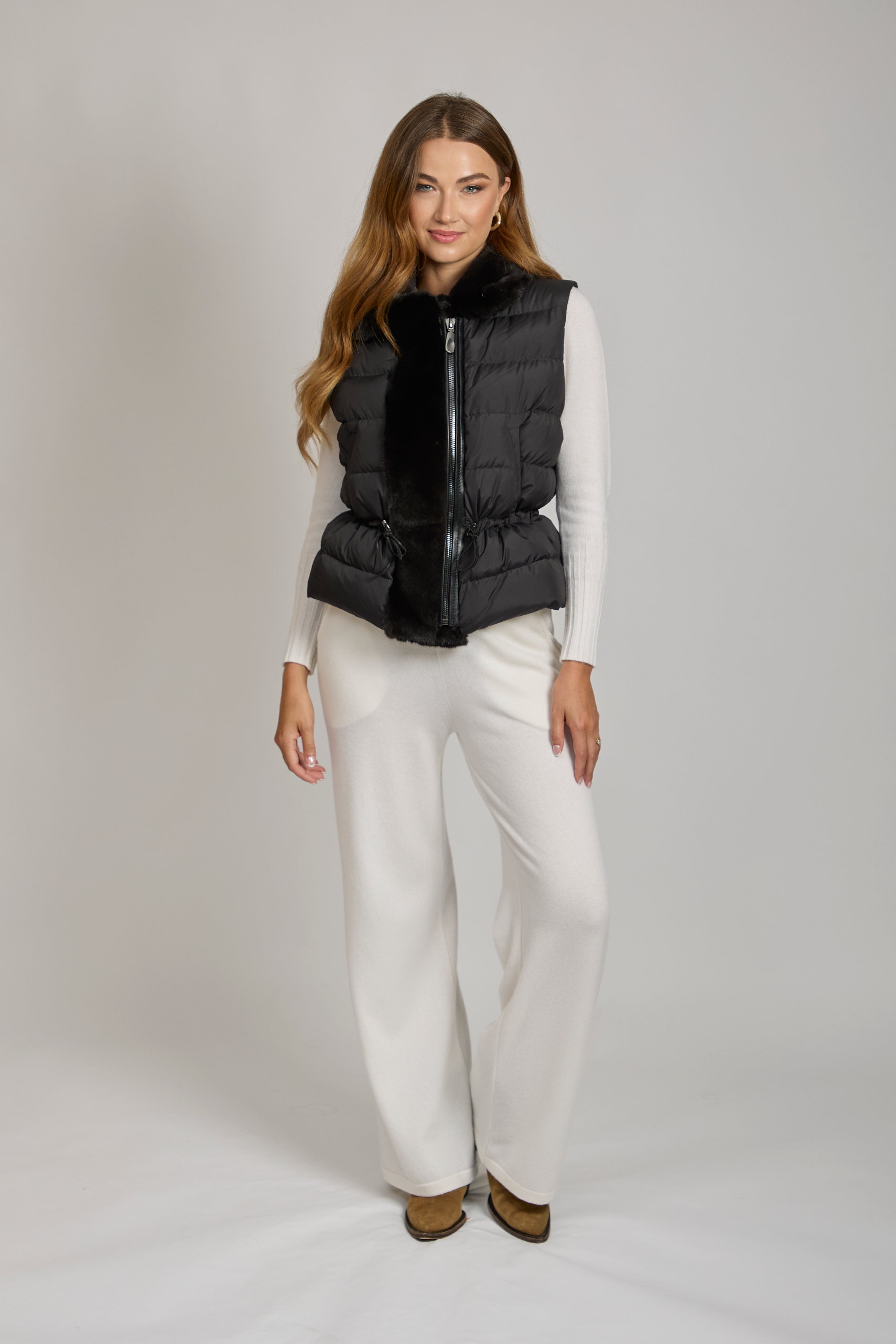 Cashmere sleeveless vest with Lama details and fine knit construction