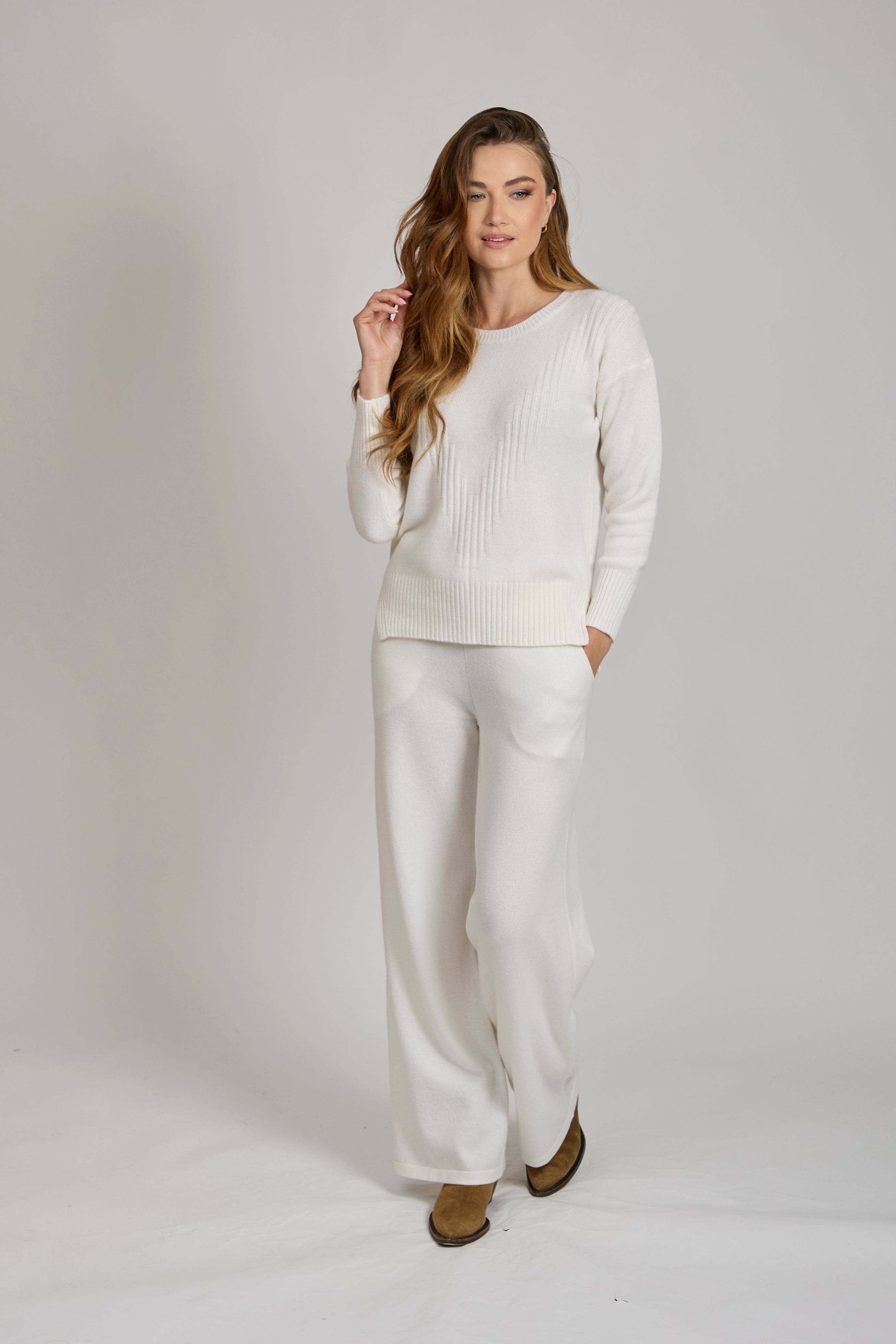 Divine Cashmere cashmere crew-neck sweater, classic fit with ribbed neckline, cuffs, and hem