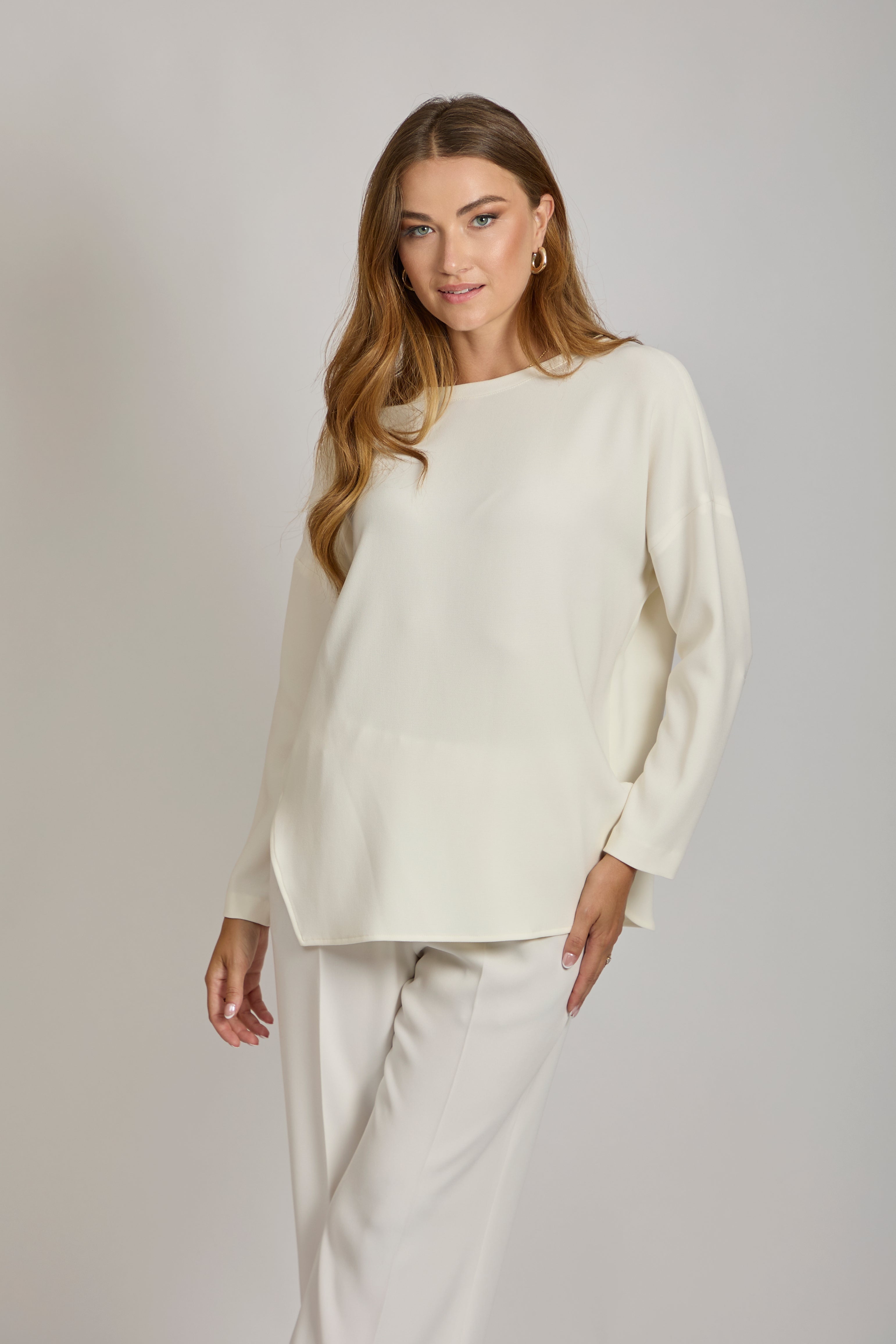 Divine Cashmere effortless blouse, relaxed V-neck with long sleeves