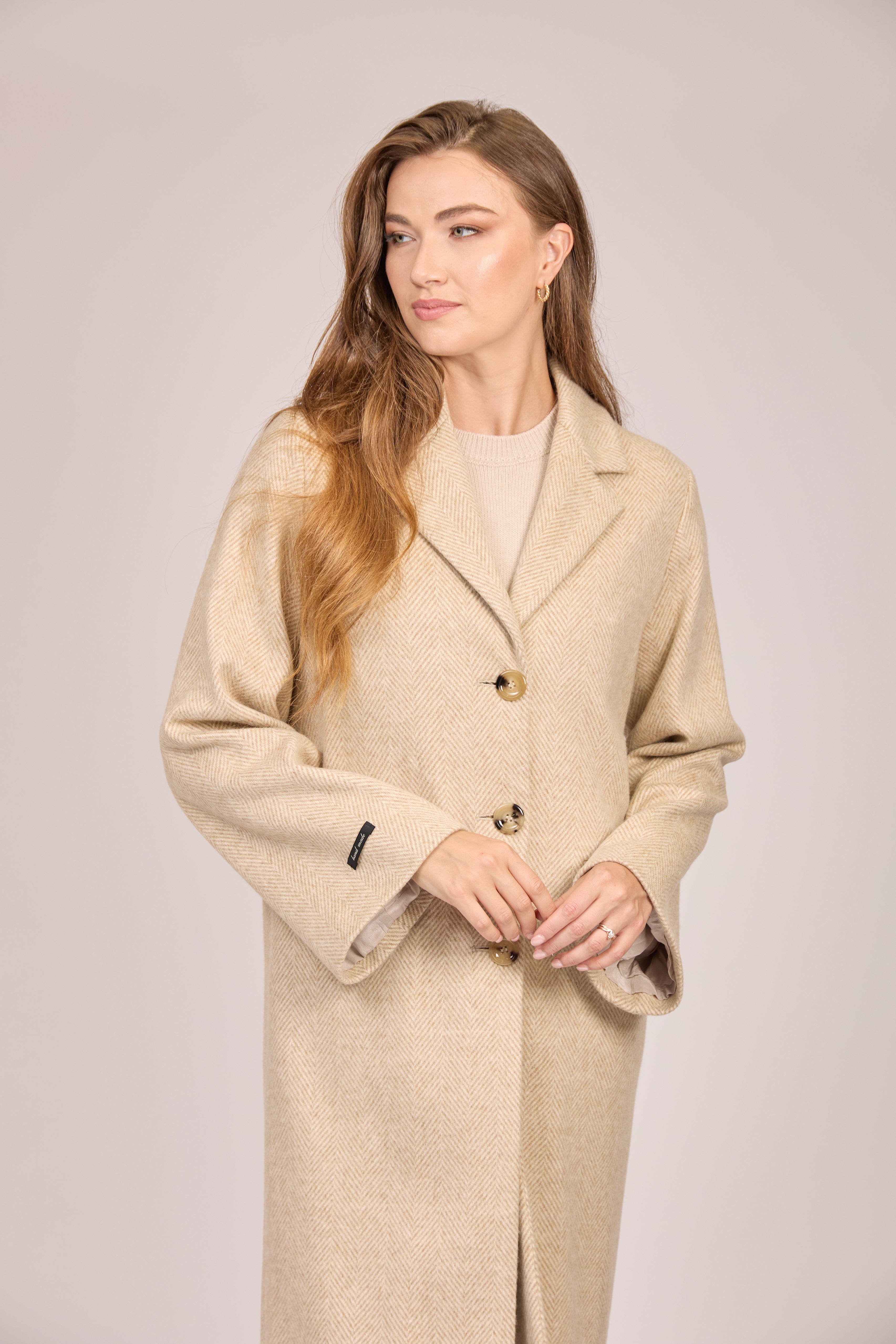 Divine Cashmere herringbone coat in cashmere with tailored silhouette