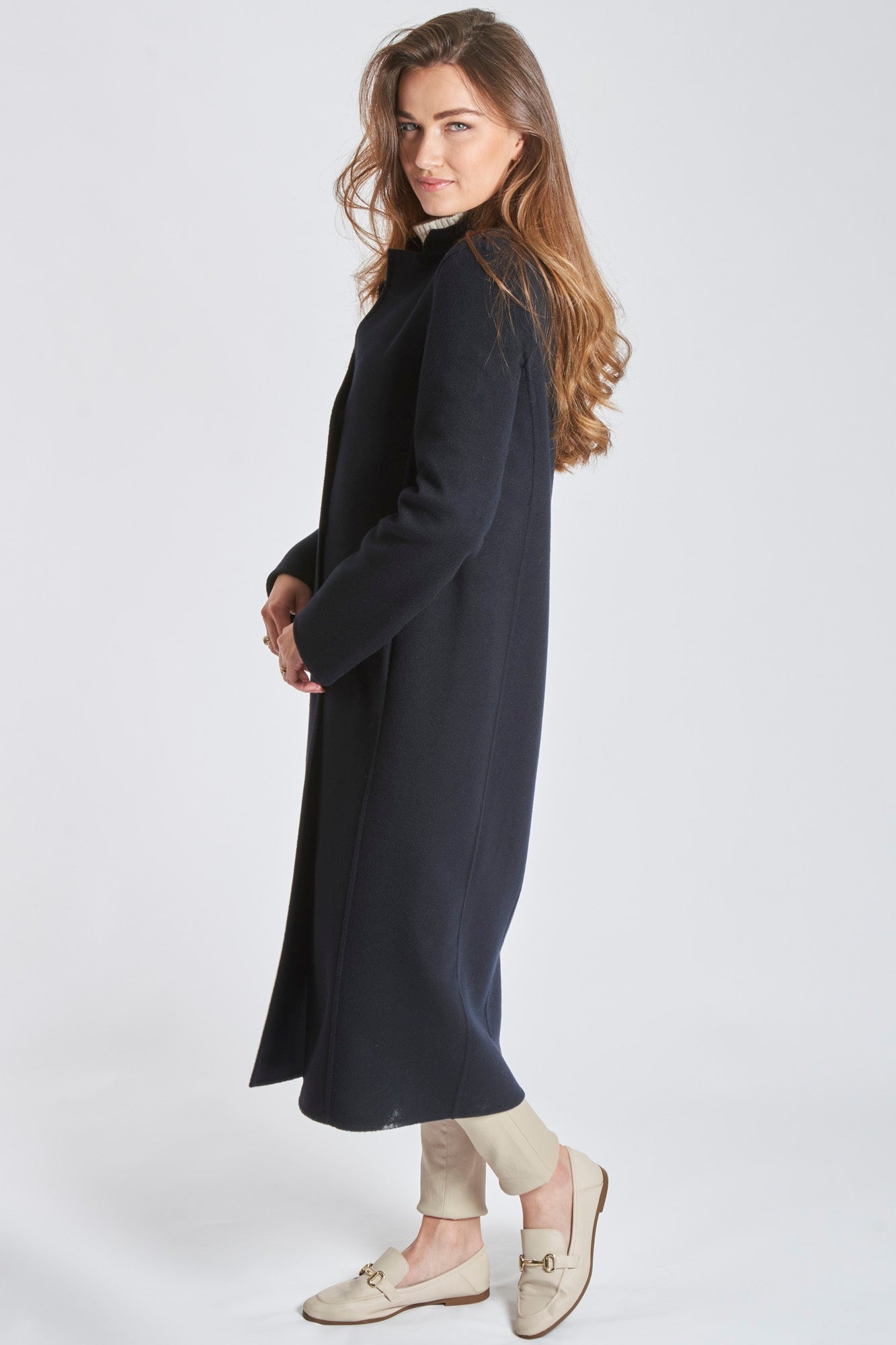 Long cashmere coat from Divine Cashmere with a relaxed straight silhouette and clean minimalist design