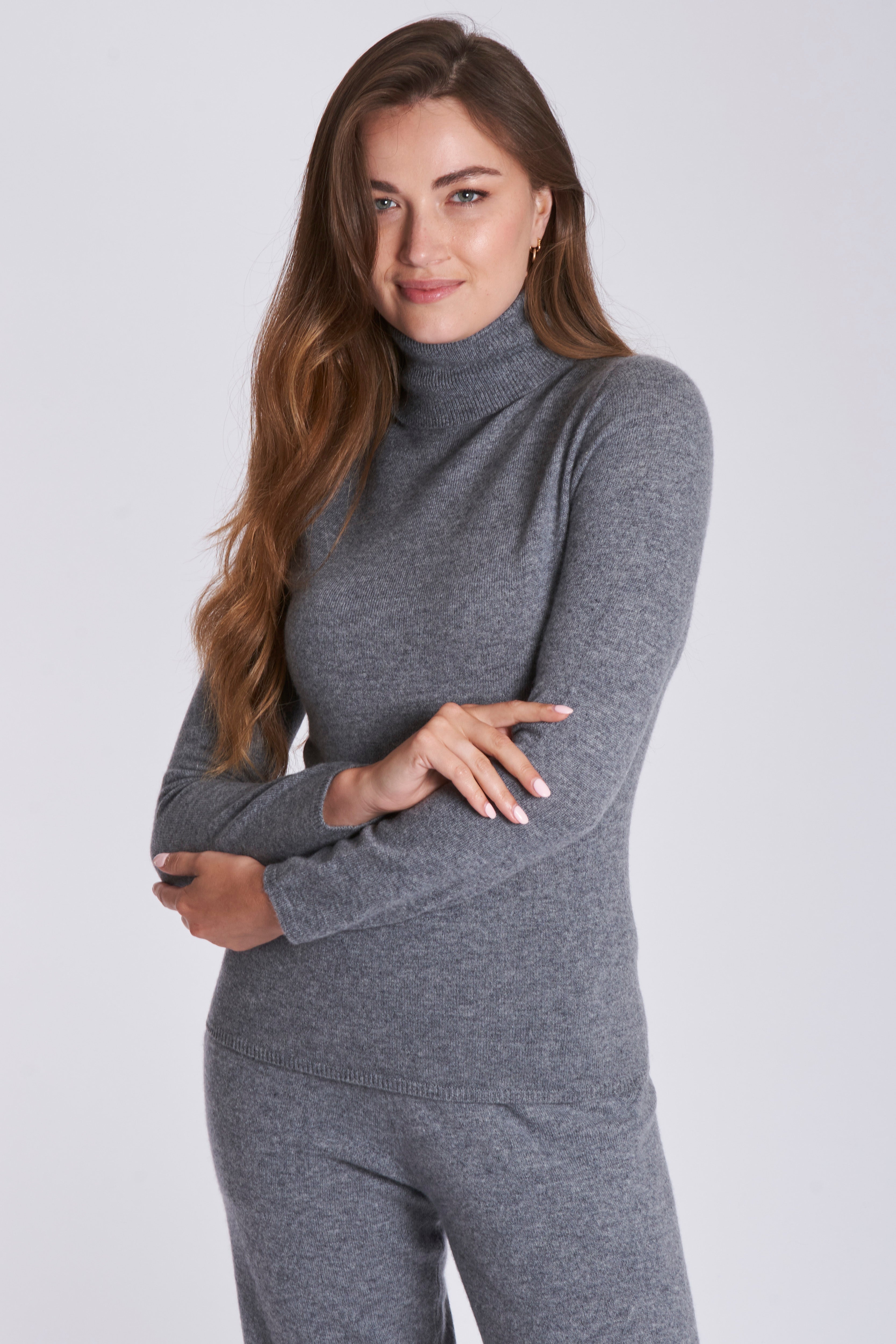 Divine Cashmere Mistral cashmere turtleneck sweater, classic cut