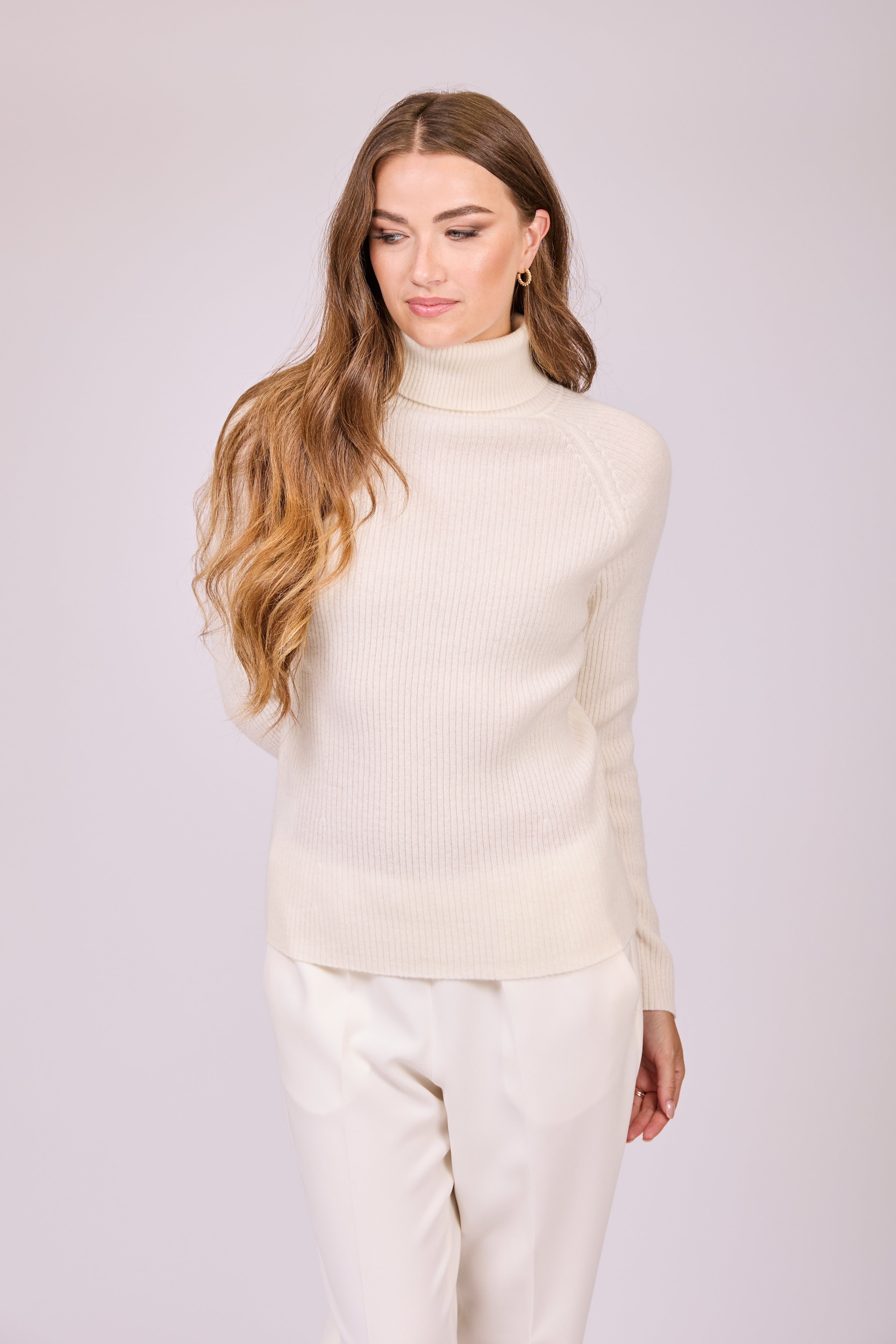 Divine Cashmere ribbed cashmere turtleneck in creme with fitted silhouette and long sleeves
