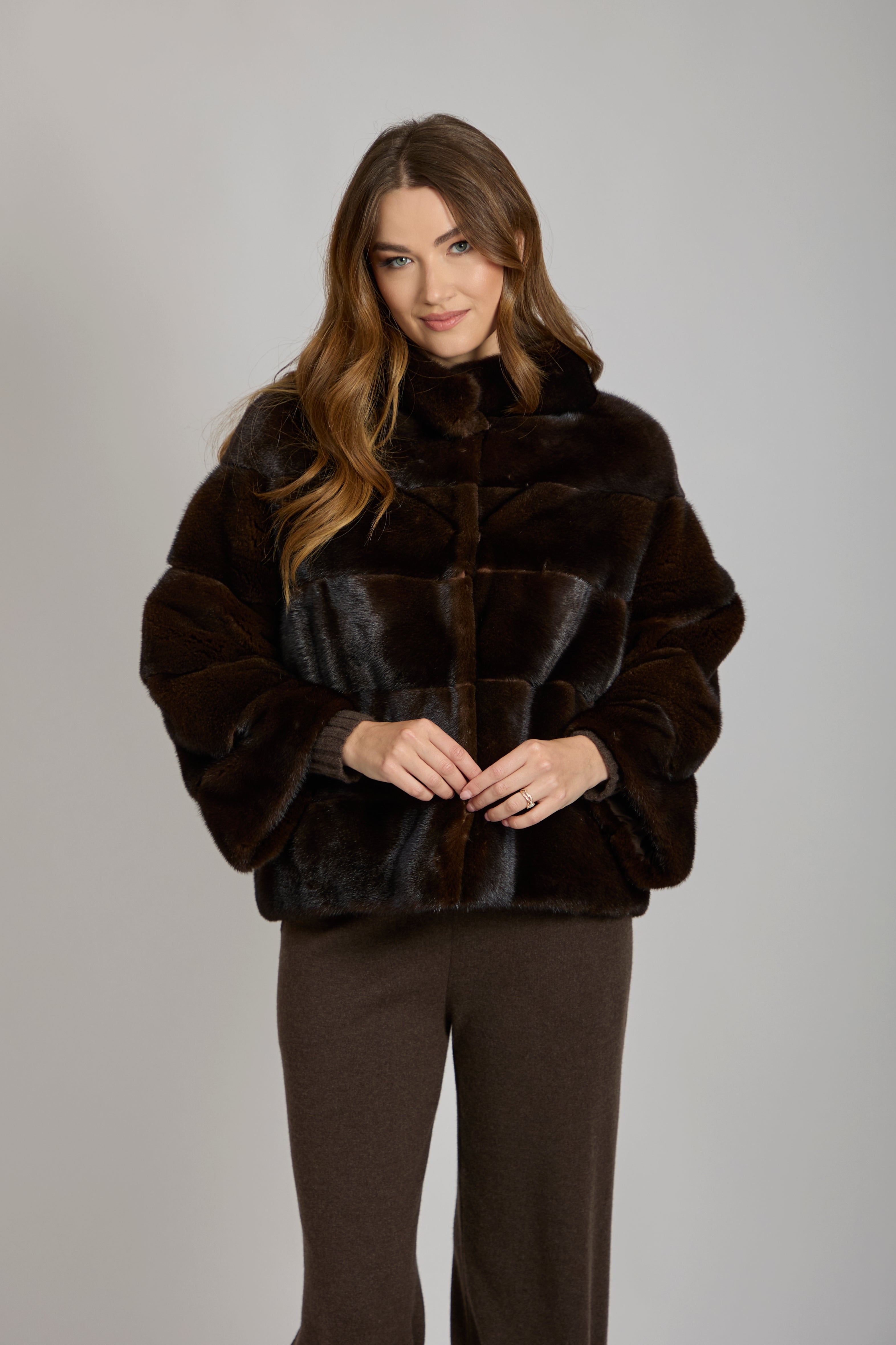 Short cashmere knit jacket with cropped silhouette and clean lines